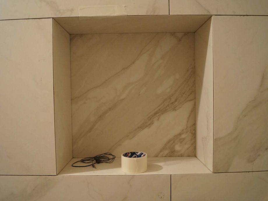 Укладка крупноформатного керамогранита в санузле на загородном пр.  3